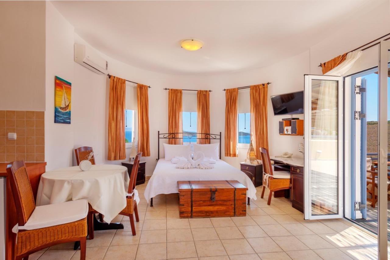 Sunrise Beach Suites Azolimnos Room photo