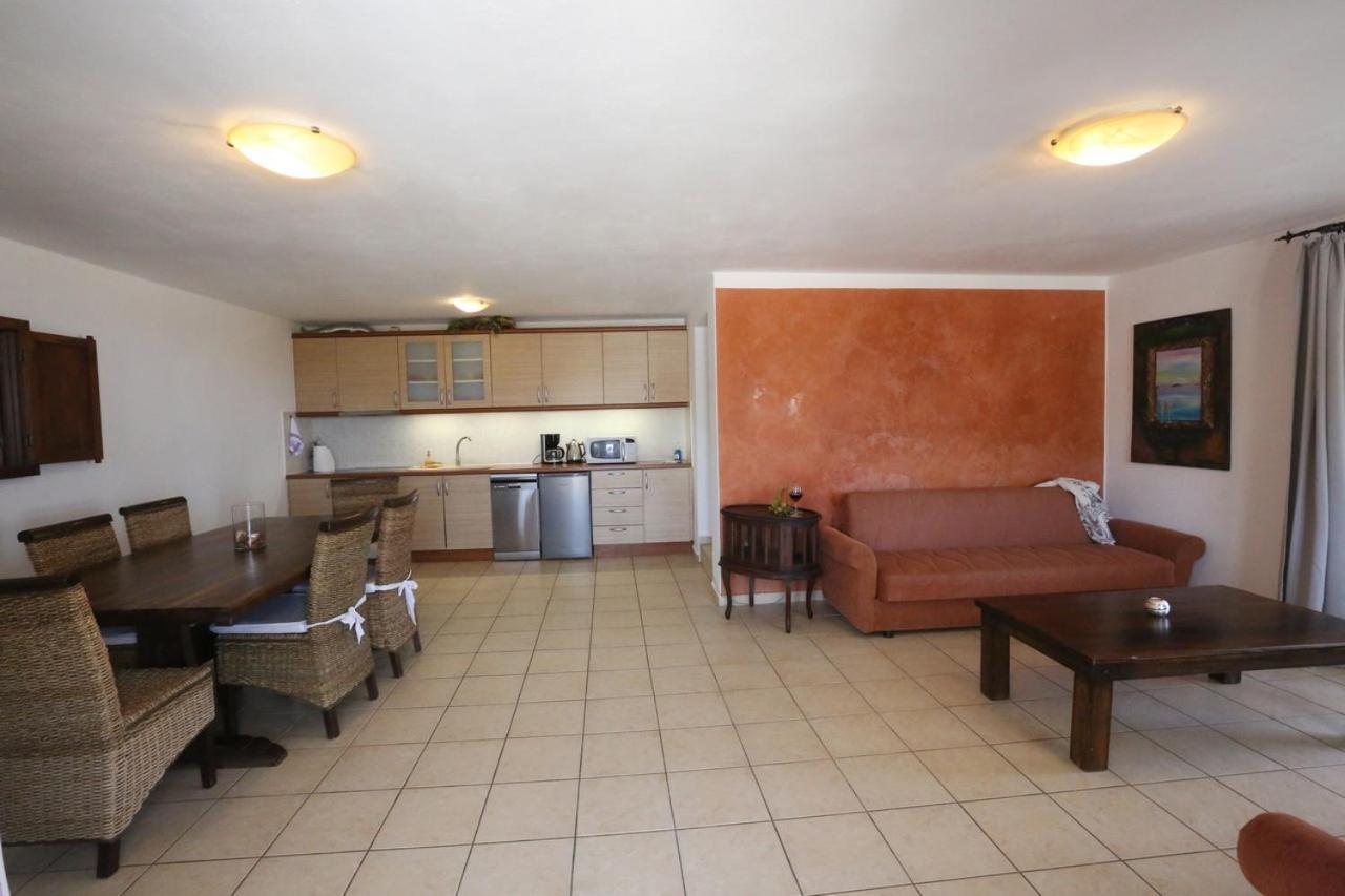 Sunrise Beach Suites Azolimnos Exterior photo